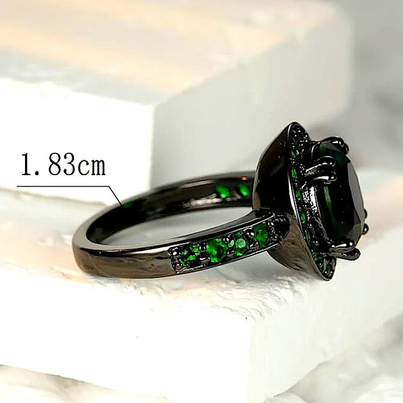 NEW BLACK GOLD EMERALD GREEN ZIRCON RING - Picture 3 of 3